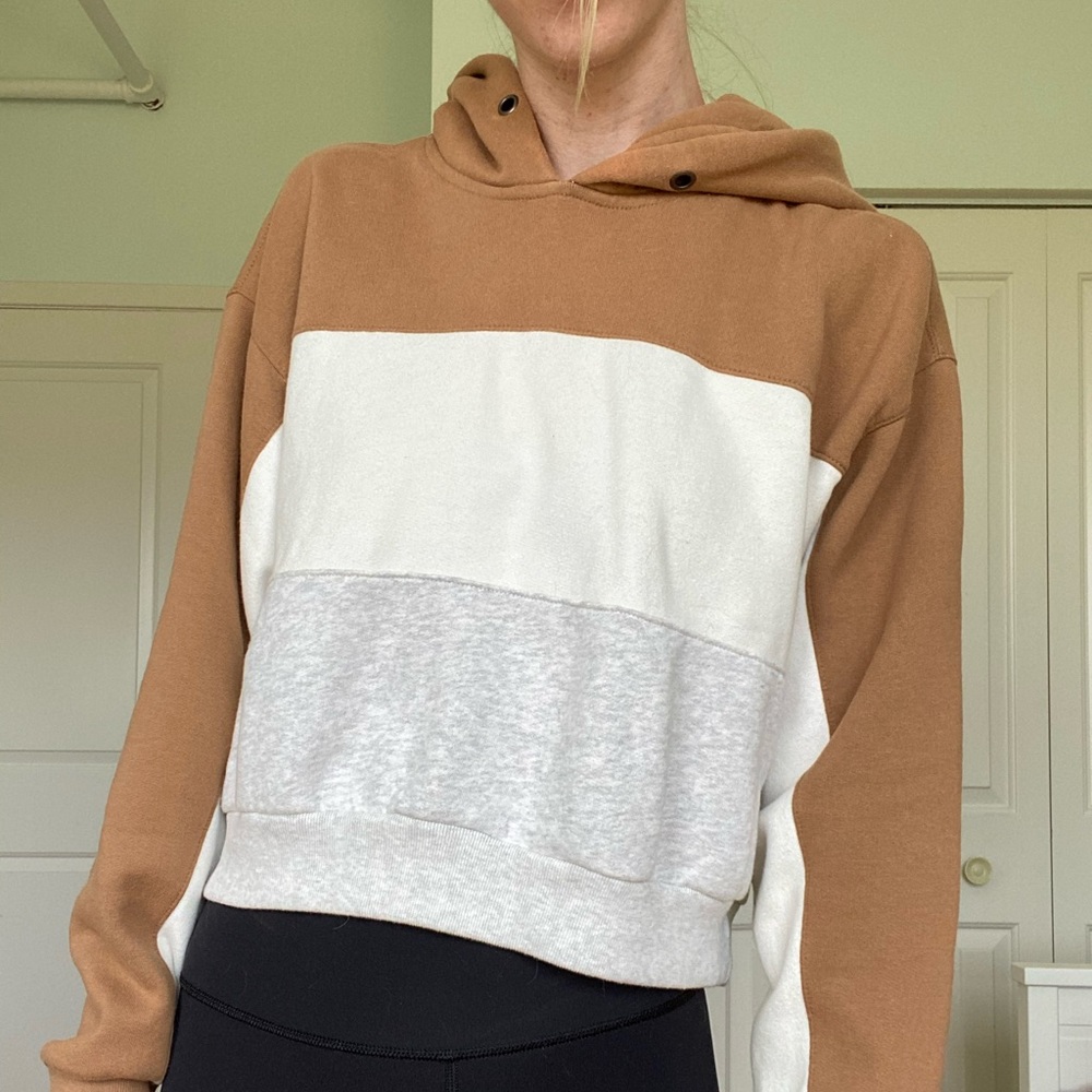 Abercrombie & Fitch cropped sweatshirt